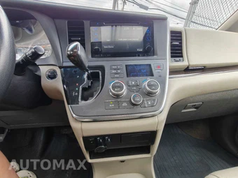 2017 Toyota Sienna XLE 8-Passenger 119.3" WB - miniatura 13