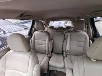 2017 Toyota Sienna XLE 8-Passenger 119.3" WB - miniatura 19