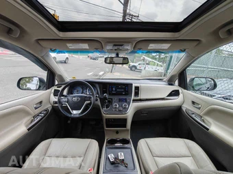 2017 Toyota Sienna XLE 8-Passenger 119.3" WB - miniatura 20