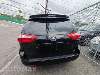 2017 Toyota Sienna XLE 8-Passenger 119.3" WB - miniatura 5