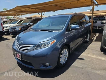 2017 Toyota Sienna XLE 8-Passenger 119.3" WB