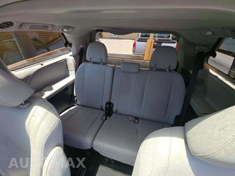 2017 Toyota Sienna XLE 8-Passenger 119.3" WB - miniatura 14