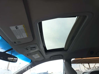 2017 Toyota Sienna XLE 8-Passenger 119.3" WB - miniatura 11