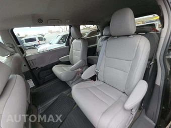 2017 Toyota Sienna XLE 8-Passenger 119.3" WB - miniatura 13