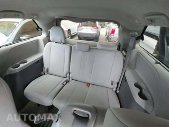 2017 Toyota Sienna XLE 8-Passenger 119.3" WB - miniatura 14