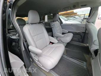2017 Toyota Sienna XLE 8-Passenger 119.3" WB - miniatura 17