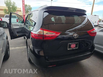 2017 Toyota Sienna XLE 8-Passenger 119.3" WB - miniatura 2