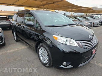 2017 Toyota Sienna XLE 8-Passenger 119.3" WB - miniatura 4