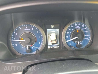 2017 Toyota Sienna XLE 8-Passenger 119.3" WB - miniatura 9