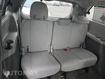 2017 Toyota Sienna XLE 8-Passenger 119.3" WB - miniatura 14