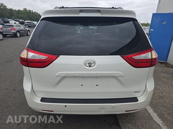 2017 Toyota Sienna XLE 8-Passenger 119.3" WB - miniatura 5