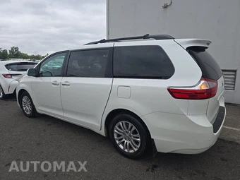 2017 Toyota Sienna XLE 8-Passenger 119.3" WB - miniatura 6