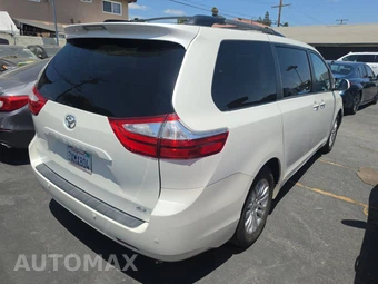 2017 Toyota Sienna XLE 8-Passenger 119.3" WB - miniatura 4