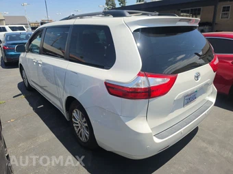 2017 Toyota Sienna XLE 8-Passenger 119.3" WB - miniatura 6