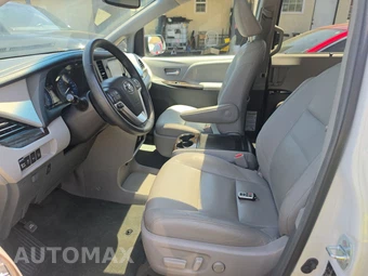 2017 Toyota Sienna XLE 8-Passenger 119.3" WB - miniatura 7