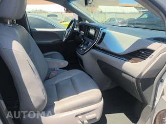 2017 Toyota Sienna XLE 8-Passenger 119.3" WB - miniatura 8