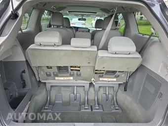2017 Toyota Sienna XLE 8-Passenger 119.3" WB - miniatura 20