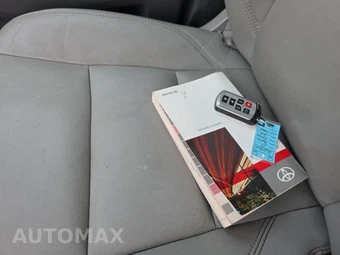 2017 Toyota Sienna XLE 8-Passenger 119.3" WB - miniatura 22