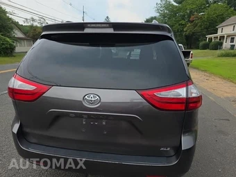 2017 Toyota Sienna XLE 8-Passenger 119.3" WB - miniatura 5