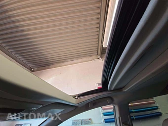 2017 Toyota Sienna XLE 8-Passenger 119.3" WB - miniatura 11