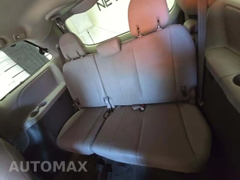 2017 Toyota Sienna XLE 8-Passenger 119.3" WB - miniatura 14