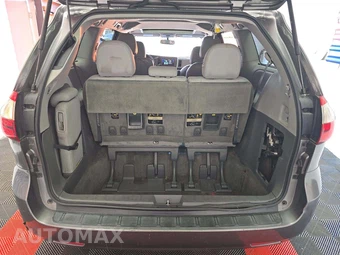 2017 Toyota Sienna XLE 8-Passenger 119.3" WB - miniatura 15