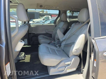 2017 Toyota Sienna XLE 8-Passenger 119.3" WB - miniatura 13