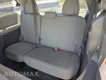2017 Toyota Sienna XLE 8-Passenger 119.3" WB - miniatura 14