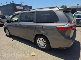 2017 Toyota Sienna XLE 8-Passenger 119.3" WB - miniatura 2