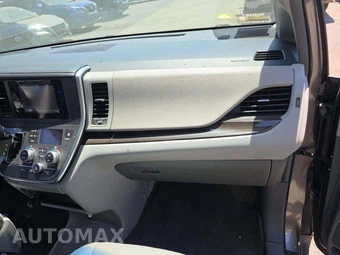 2017 Toyota Sienna XLE 8-Passenger 119.3" WB - miniatura 20
