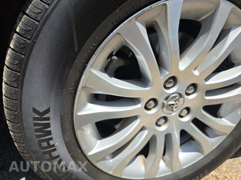 2017 Toyota Sienna XLE 8-Passenger 119.3" WB - miniatura 26