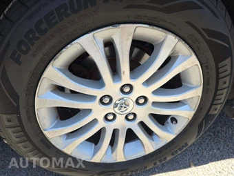 2017 Toyota Sienna XLE 8-Passenger 119.3" WB - miniatura 32