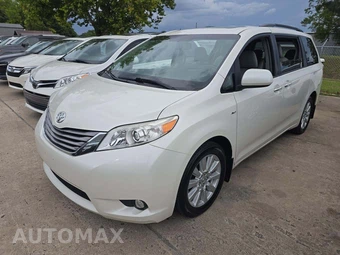 2017 Toyota Sienna XLE Premium 7-Passenger 119.3" WB