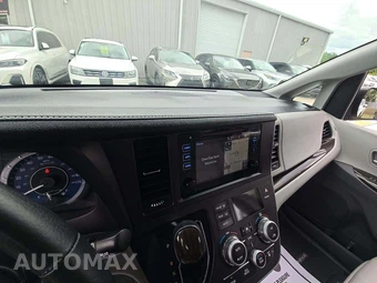 2017 Toyota Sienna XLE Premium 7-Passenger 119.3" WB - miniatura 10