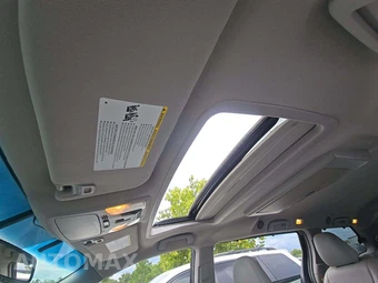2017 Toyota Sienna XLE Premium 7-Passenger 119.3" WB - miniatura 11