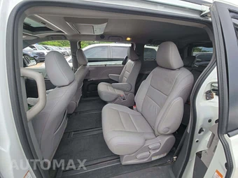 2017 Toyota Sienna XLE Premium 7-Passenger 119.3" WB - miniatura 13