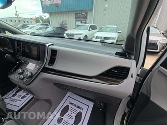 2017 Toyota Sienna XLE Premium 7-Passenger 119.3" WB - miniatura 20
