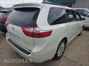 2017 Toyota Sienna XLE Premium 7-Passenger 119.3" WB - miniatura 3