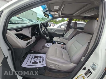 2017 Toyota Sienna XLE Premium 7-Passenger 119.3" WB - miniatura 6