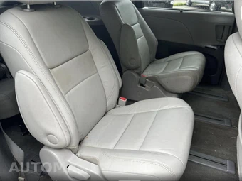 2017 Toyota Sienna XLE Premium 7-Passenger 119.3" WB - miniatura 13