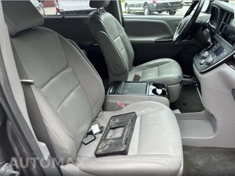 2017 Toyota Sienna XLE Premium 7-Passenger 119.3" WB - miniatura 15