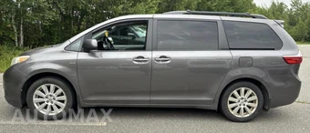 2017 Toyota Sienna XLE Premium 7-Passenger 119.3" WB - miniatura 8