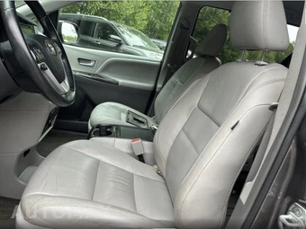 2017 Toyota Sienna XLE Premium 7-Passenger 119.3" WB - miniatura 9