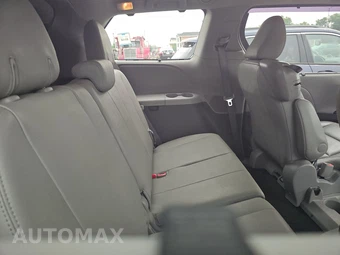 2017 Toyota Sienna XLE Premium 8-Passenger 119.3" WB - miniatura 14