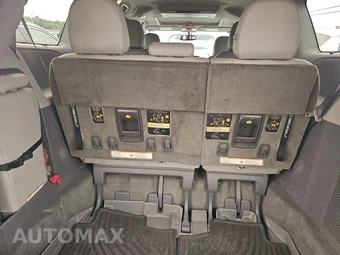 2017 Toyota Sienna XLE Premium 8-Passenger 119.3" WB - miniatura 17