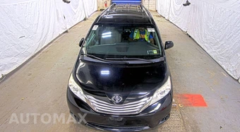 2017 Toyota Sienna XLE Premium 8-Passenger 119.3" WB - miniatura 2