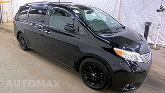 2017 Toyota Sienna XLE Premium 8-Passenger 119.3" WB - miniatura 3