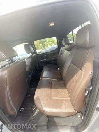 2017 Toyota Tacoma Limited Crew Cab Medium Bed - miniatura 15