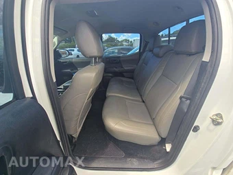 2017 Toyota Tacoma SR Crew Cab Medium Bed - miniatura 13