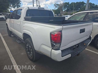2017 Toyota Tacoma SR Crew Cab Medium Bed - miniatura 2